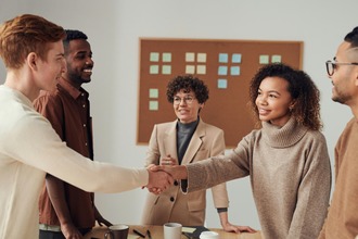 From Campus to Career: Building a Strong Professional Network Through Alumni Associations